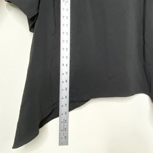 NWT Maggie Barnes Catherines 0X Black Blouse Crinkle Fabric Attached Necklace - Picture 9 of 9